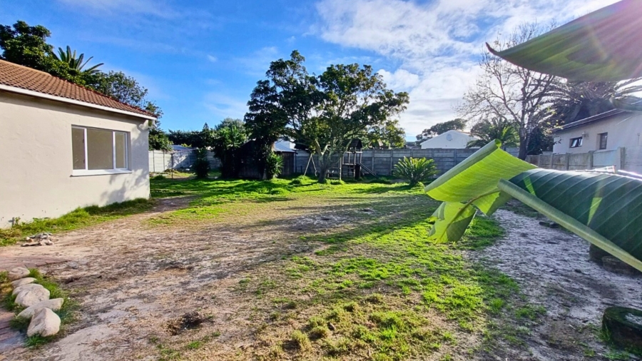To Let 3 Bedroom Property for Rent in Table View Western Cape